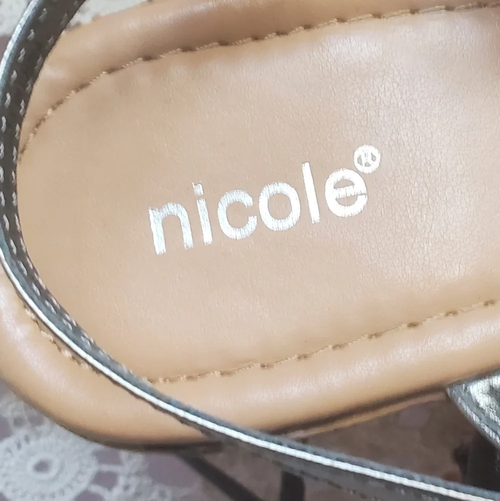 Nicole Platform